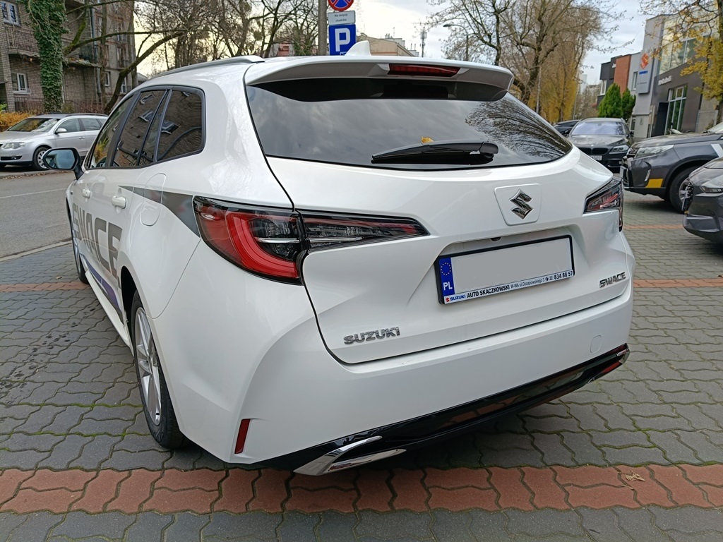 Suzuki Swace 1.8 Hybrid 2WD E-CVT Premium Plus (rocznik 2024) DEMO